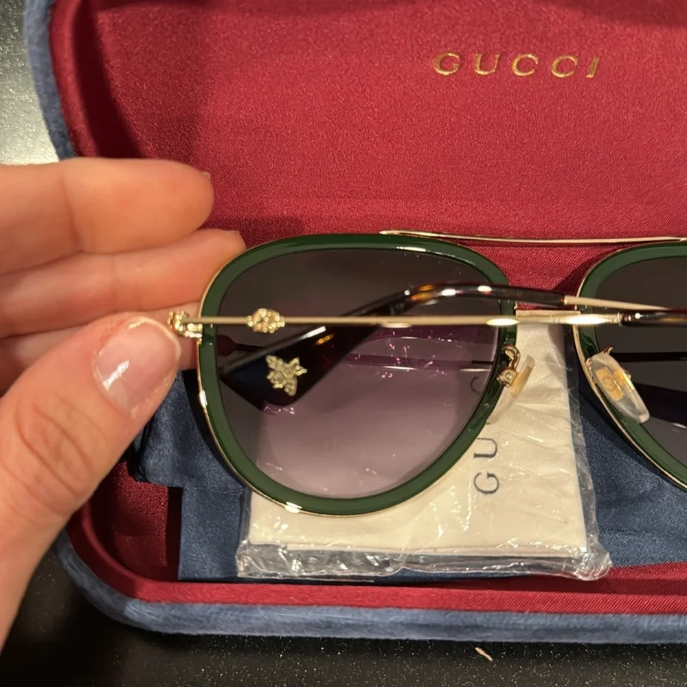 Gucci Sunglasses with Green and Gold Accents. WORN 2X - Picture 6 of 12